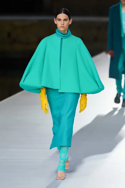 Look 24